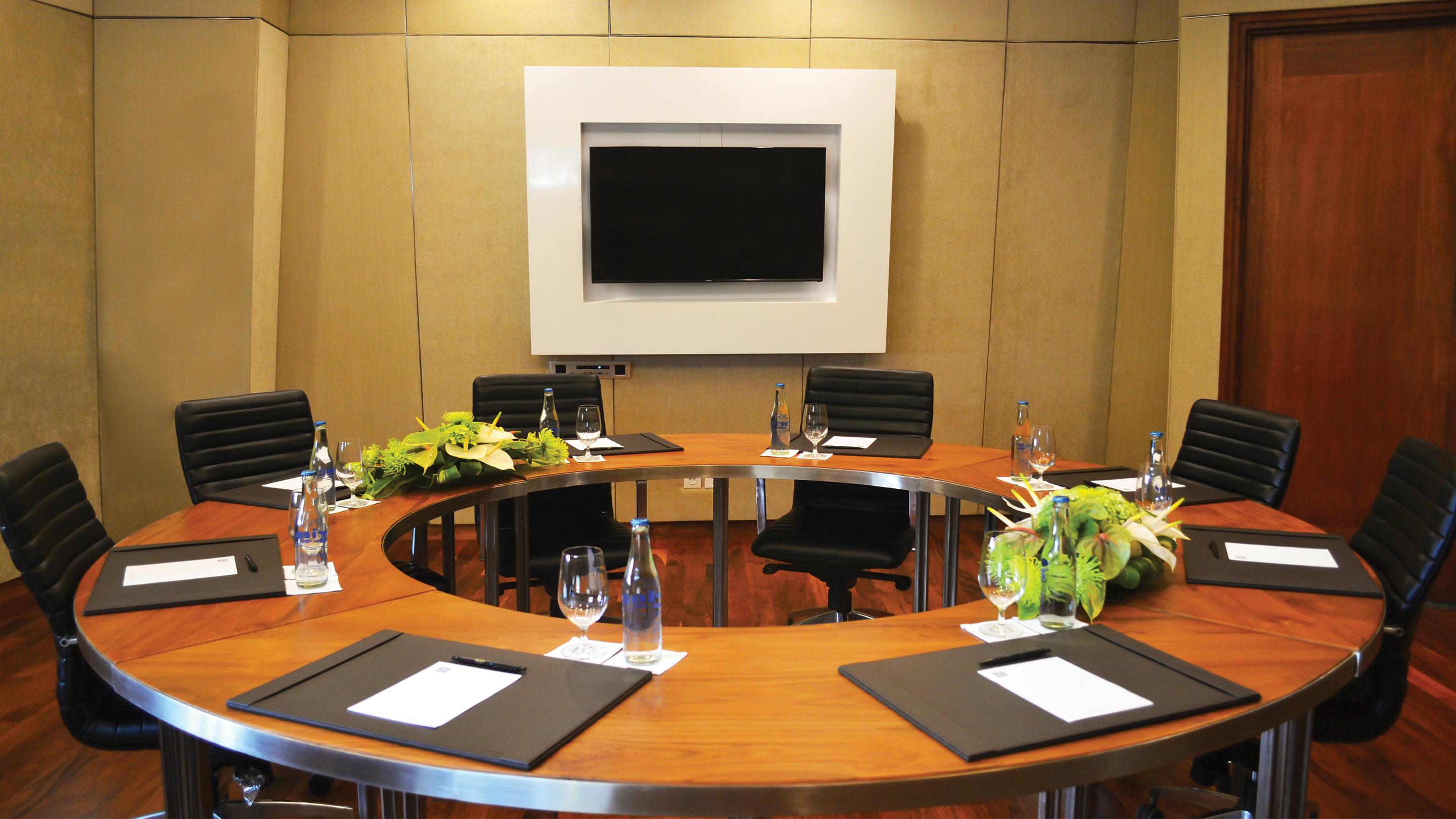 Maya Sanur Resort & Spa Kültér fotó A meeting room at the hotel