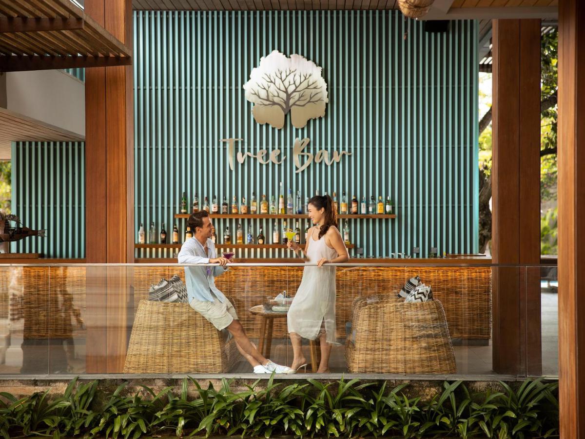 Maya Sanur Resort & Spa Kültér fotó The bar at the lobby