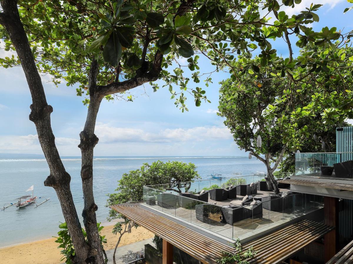 Maya Sanur Resort & Spa Kültér fotó View of the beach at the hotel