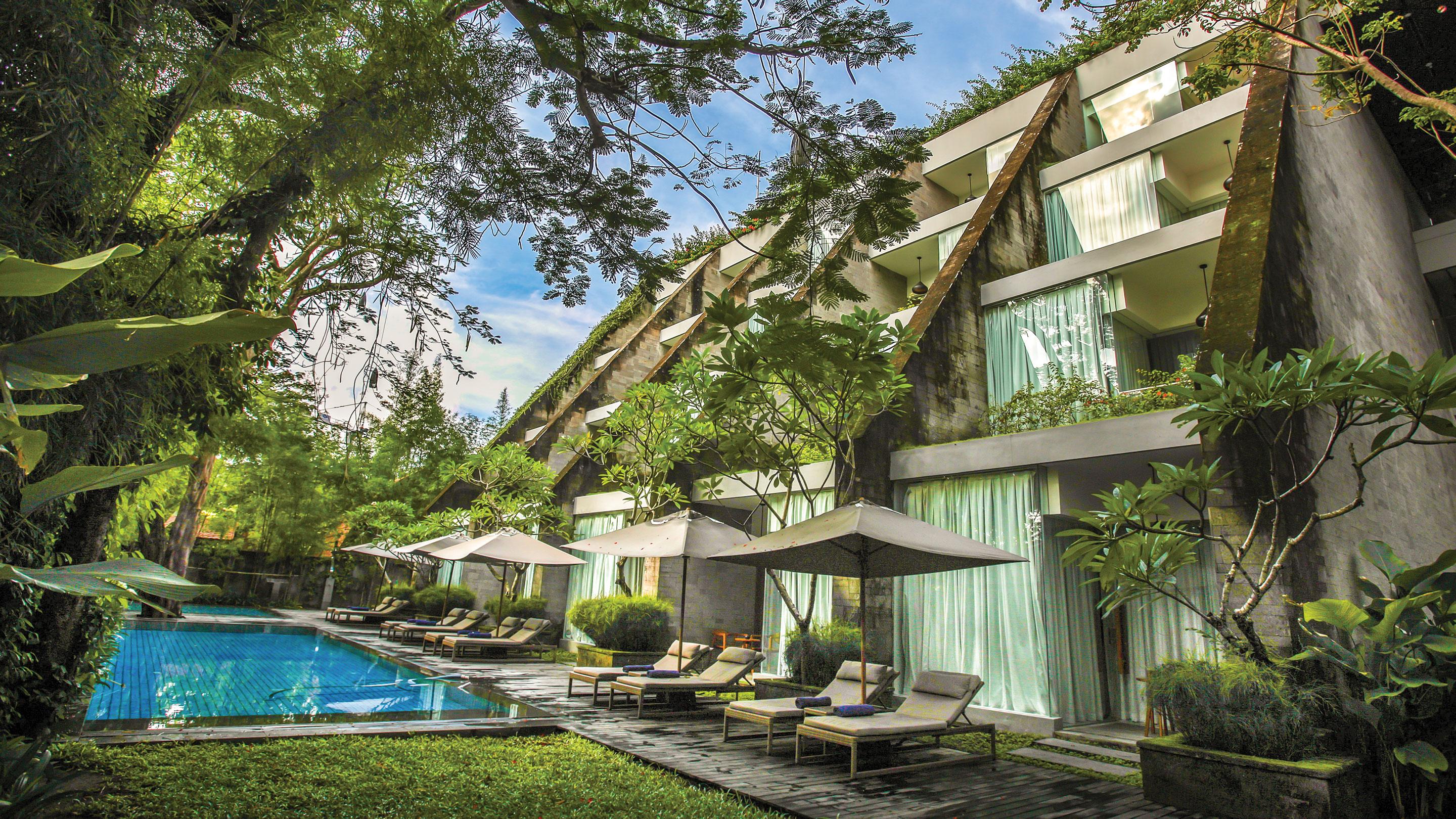Maya Sanur Resort & Spa Kültér fotó The hotel's pool