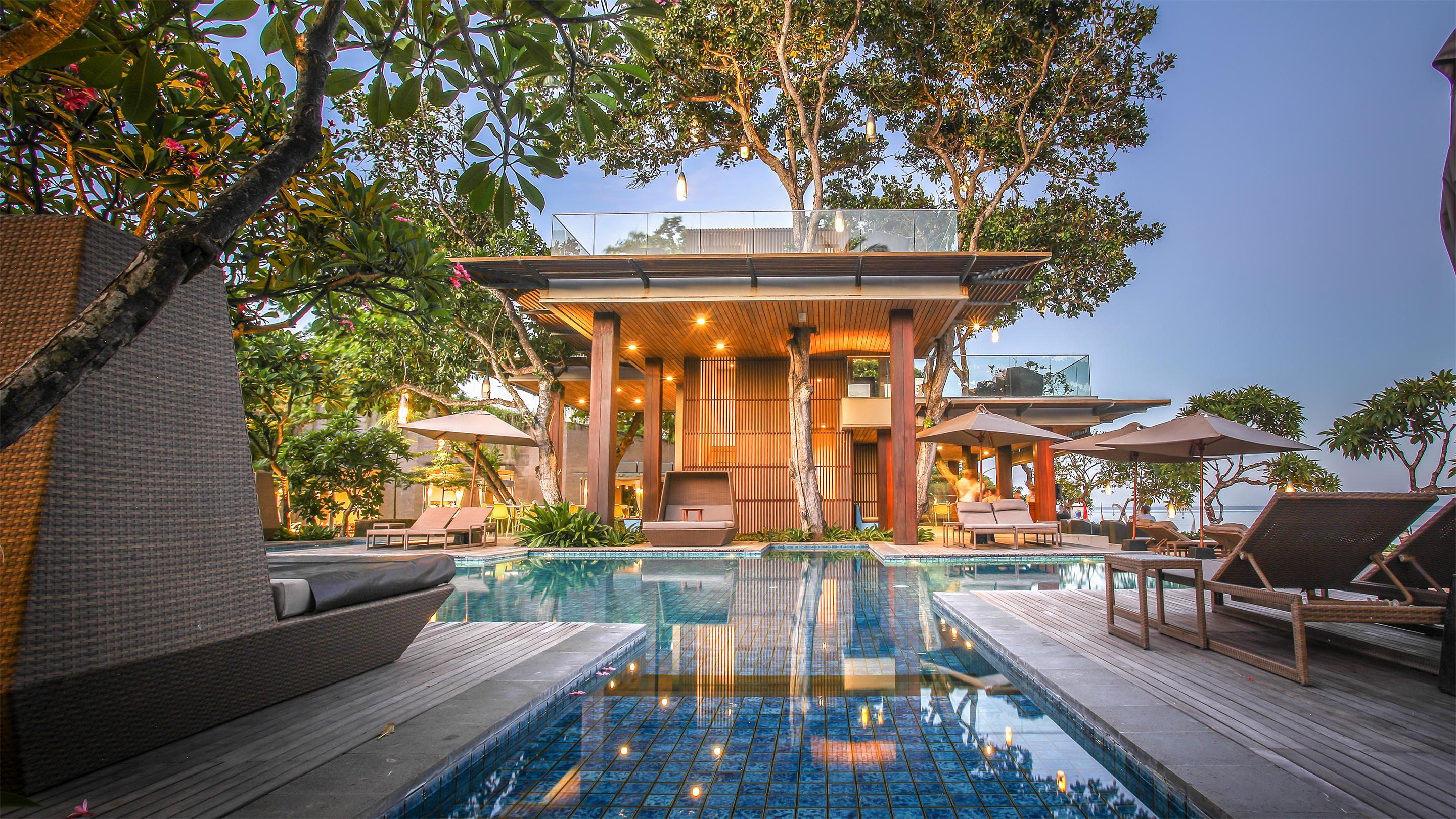 Maya Sanur Resort & Spa Kültér fotó The swimming pool at the resort