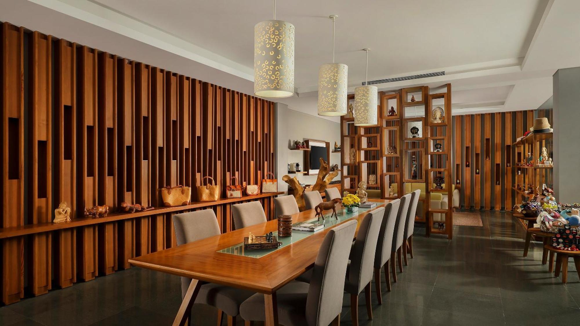 Maya Sanur Resort & Spa Kültér fotó The dining room at the Taj Mahal Palace