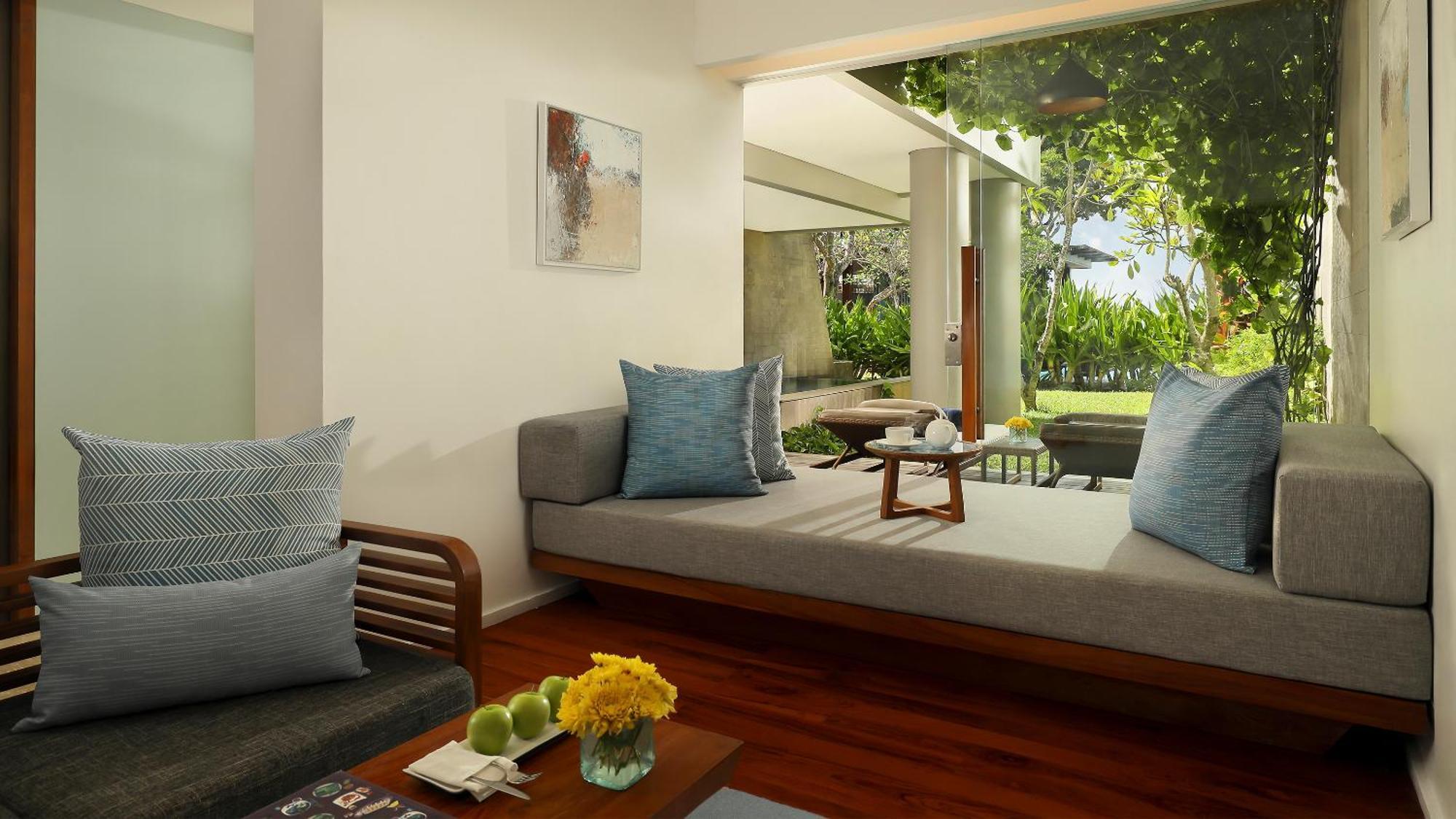 Maya Sanur Resort & Spa Kültér fotó A living room at the hotel